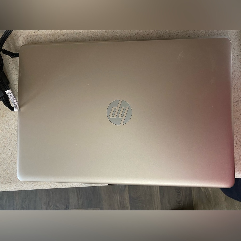 HP 1TB Touchscreen Laptop in Gold